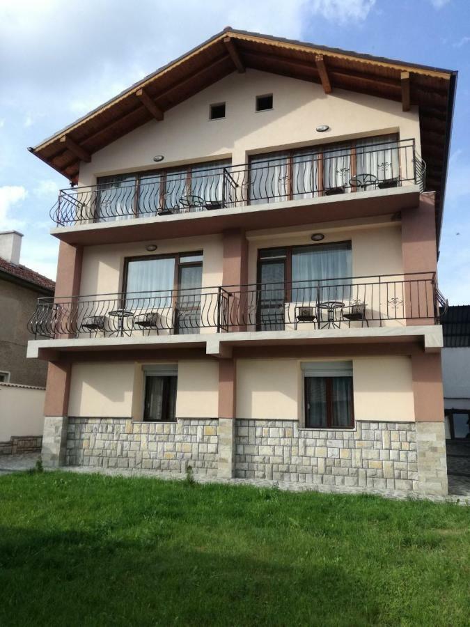 Къща Генчеви Hotel Sarnitsa Buitenkant foto