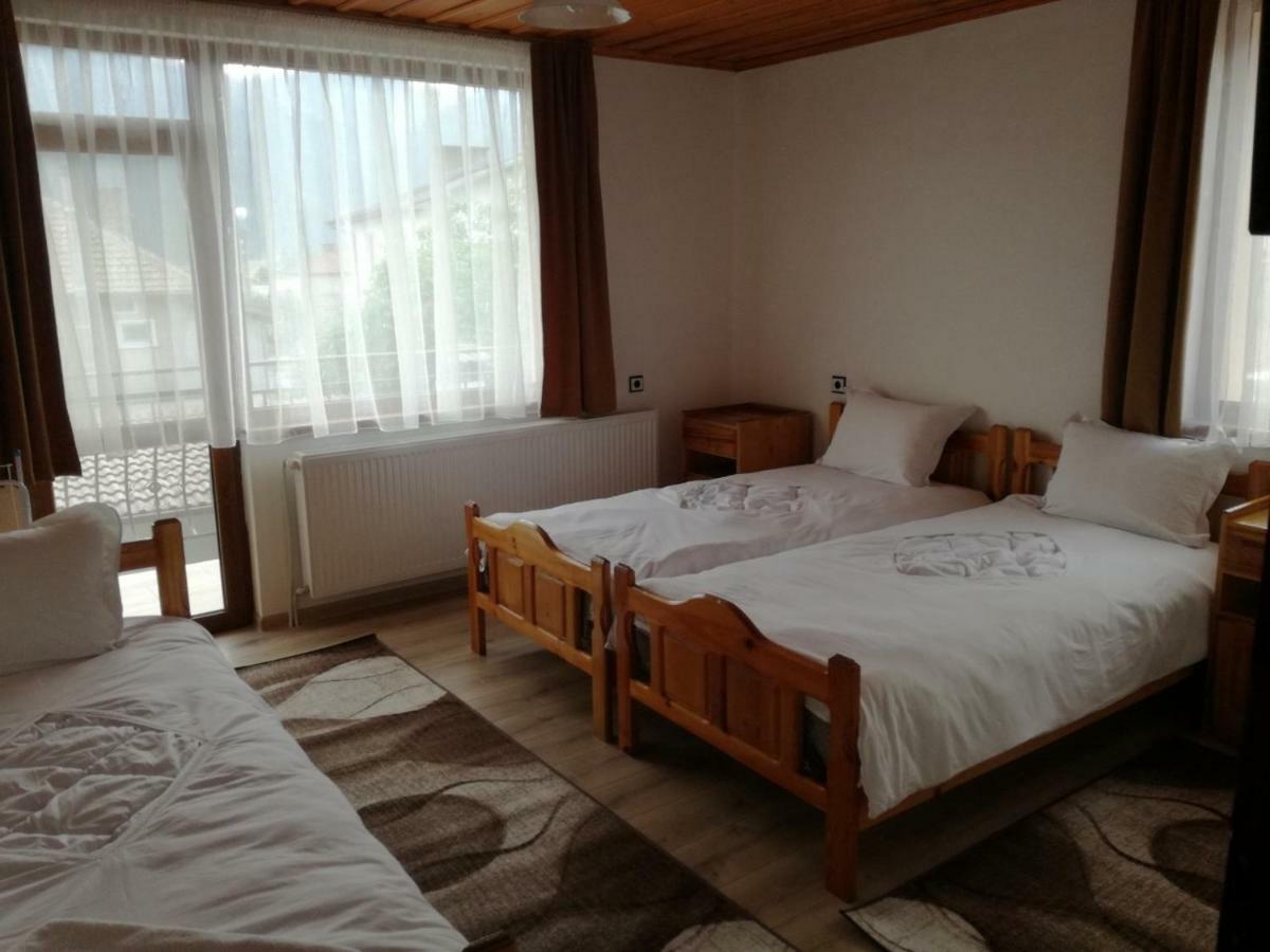 Къща Генчеви Hotel Sarnitsa Buitenkant foto