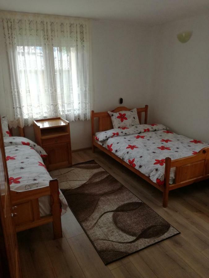 Къща Генчеви Hotel Sarnitsa Buitenkant foto